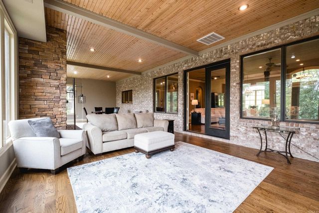 21201 Valley View Cove, Roland, AR 72135