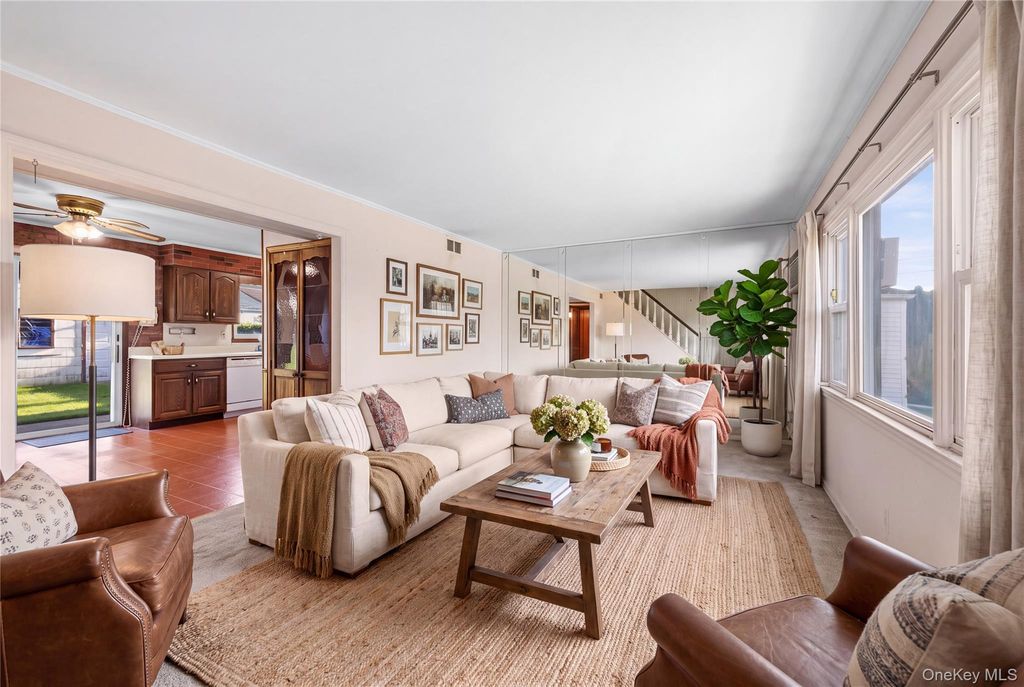 44 Pine Lane, Valley Stream, NY 11581 — photo 5