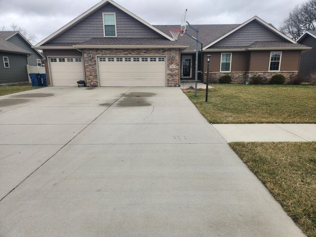 702 19th Street SE, Demotte, IN 46310