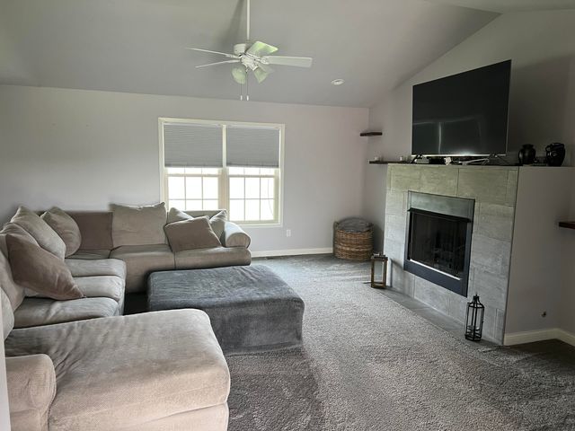 702 19th Street SE, Demotte, IN 46310