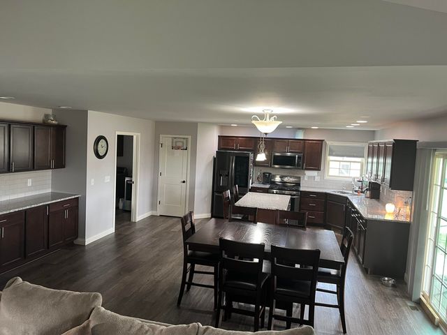702 19th Street SE, Demotte, IN 46310