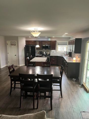 702 19th Street SE, Demotte, IN 46310