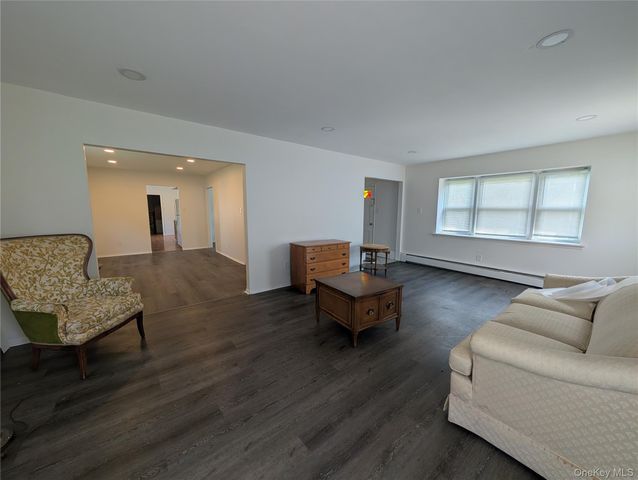 9 Maureen Lane, Stony Brook, NY 11790
