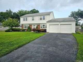 9 Maureen Lane, Stony Brook, NY 11790