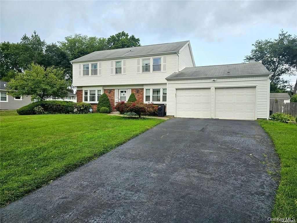 9 Maureen Lane, Stony Brook, NY 11790