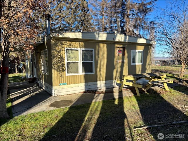 2284 W Rainier Road, Othello, WA 99344