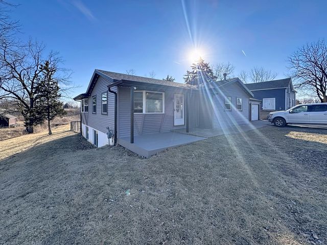 221 W Meuse Street, Blue Grass, IA 52726