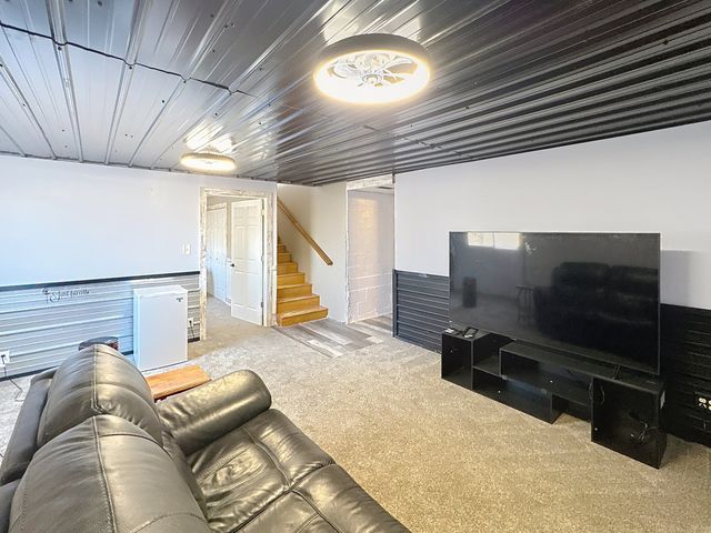 221 W Meuse Street, Blue Grass, IA 52726