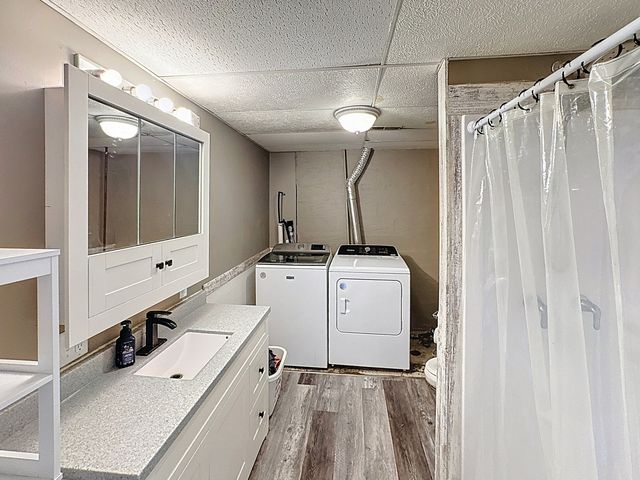 221 W Meuse Street, Blue Grass, IA 52726