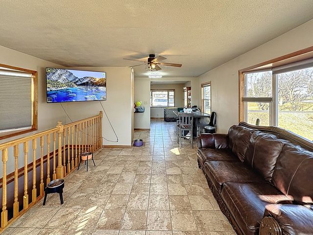 221 W Meuse Street, Blue Grass, IA 52726