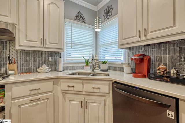 335 Hillcove Point, Wellford, SC 29385