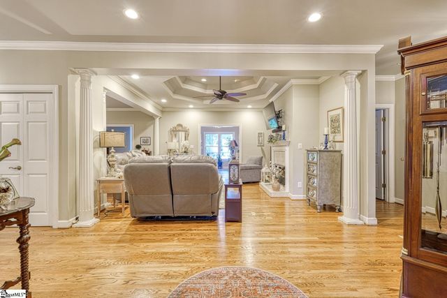 335 Hillcove Point, Wellford, SC 29385