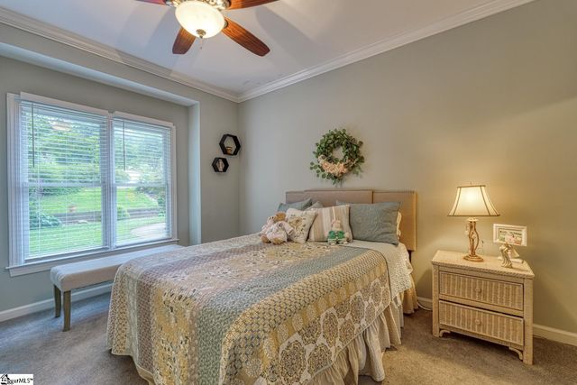 335 Hillcove Point, Wellford, SC 29385