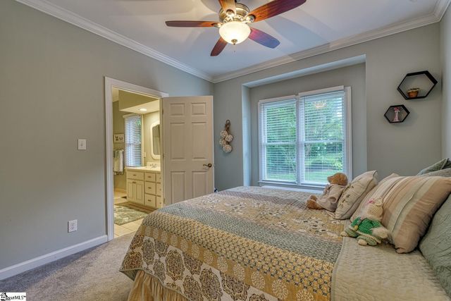 335 Hillcove Point, Wellford, SC 29385