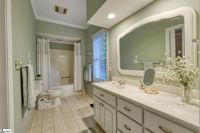 335 Hillcove Point, Wellford, SC 29385