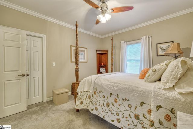 335 Hillcove Point, Wellford, SC 29385
