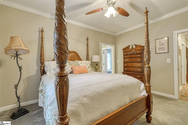 335 Hillcove Point, Wellford, SC 29385