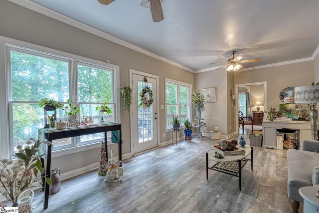 335 Hillcove Point, Wellford, SC 29385