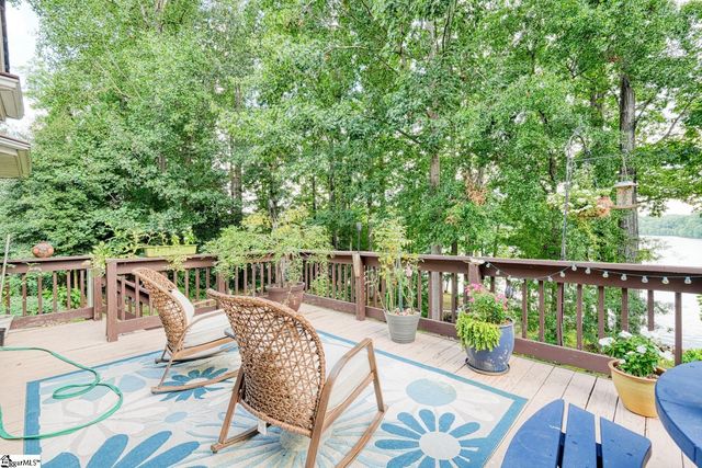 335 Hillcove Point, Wellford, SC 29385