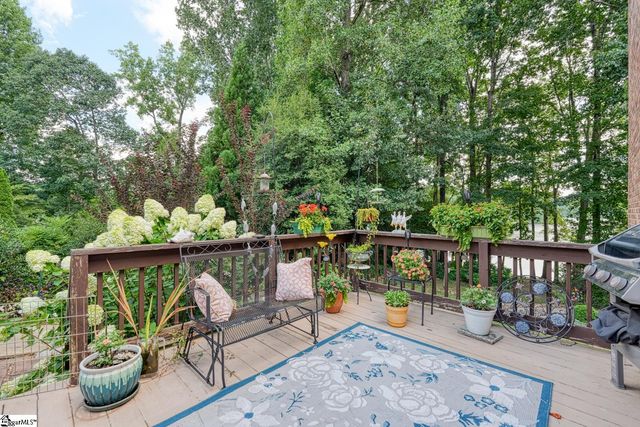 335 Hillcove Point, Wellford, SC 29385