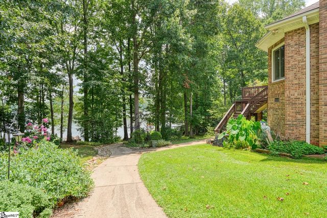 335 Hillcove Point, Wellford, SC 29385