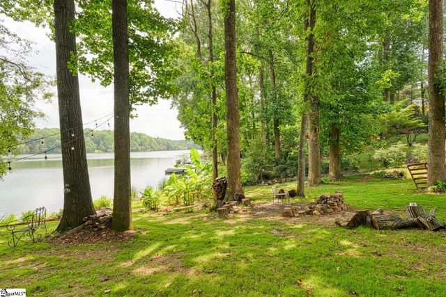 335 Hillcove Point, Wellford, SC 29385