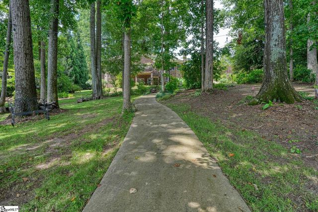 335 Hillcove Point, Wellford, SC 29385