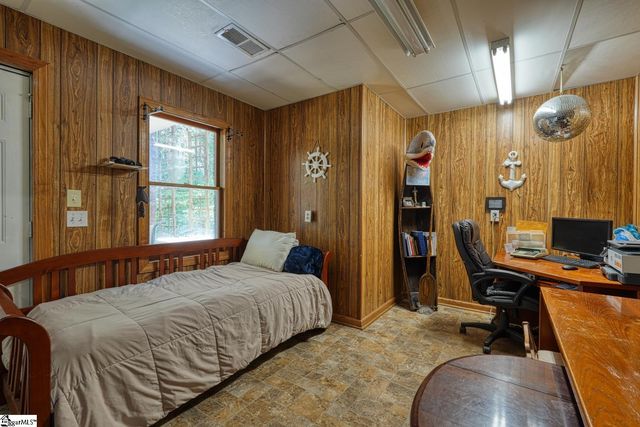 335 Hillcove Point, Wellford, SC 29385