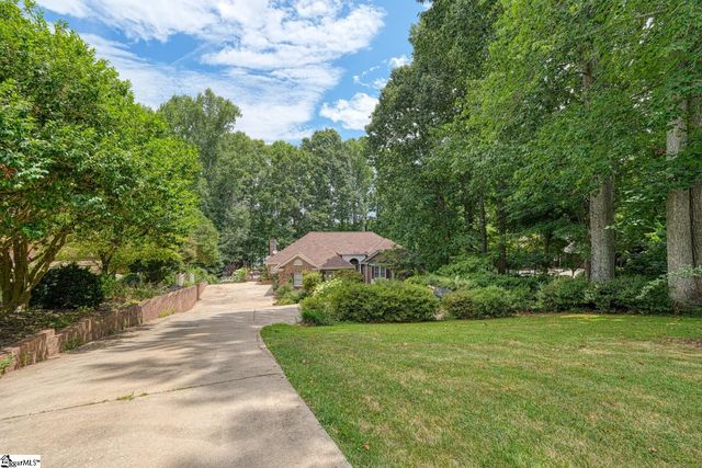 335 Hillcove Point, Wellford, SC 29385