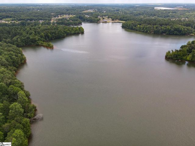 335 Hillcove Point, Wellford, SC 29385