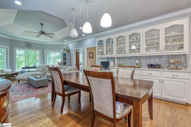 335 Hillcove Point, Wellford, SC 29385