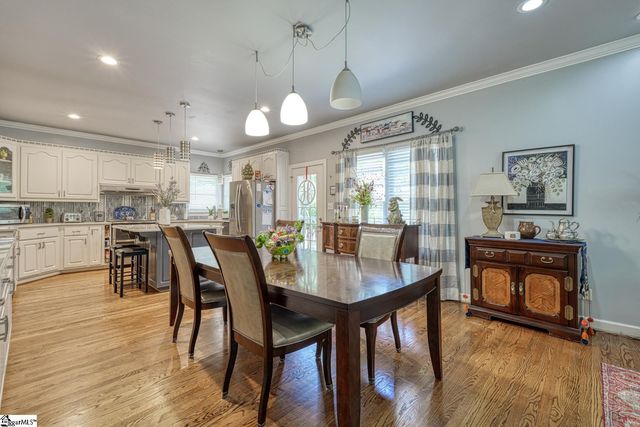 335 Hillcove Point, Wellford, SC 29385
