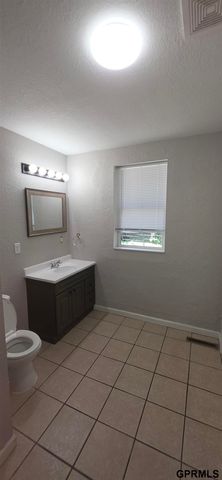 705 S 21 Street, Lincoln, NE 68510