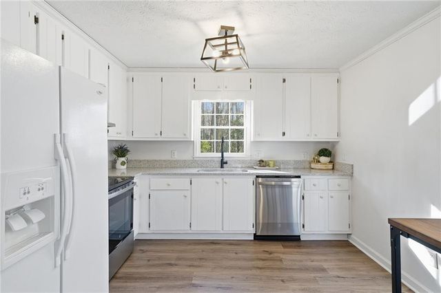 5641 Riding Woods SW Drive, Powder Springs, GA 30127