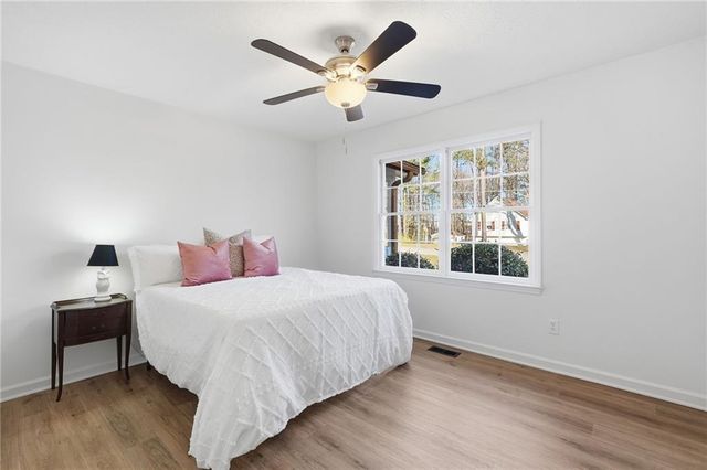 5641 Riding Woods SW Drive, Powder Springs, GA 30127