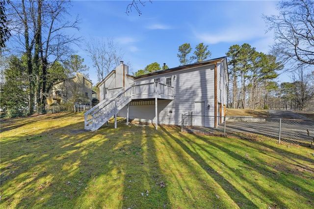 5641 Riding Woods SW Drive, Powder Springs, GA 30127