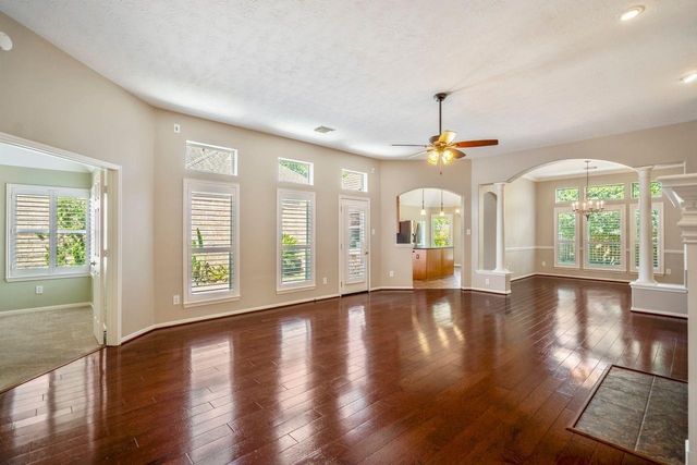 5210 Cottonwood Creek Lane, League City, TX 77573