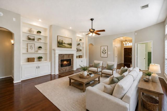 5210 Cottonwood Creek Lane, League City, TX 77573