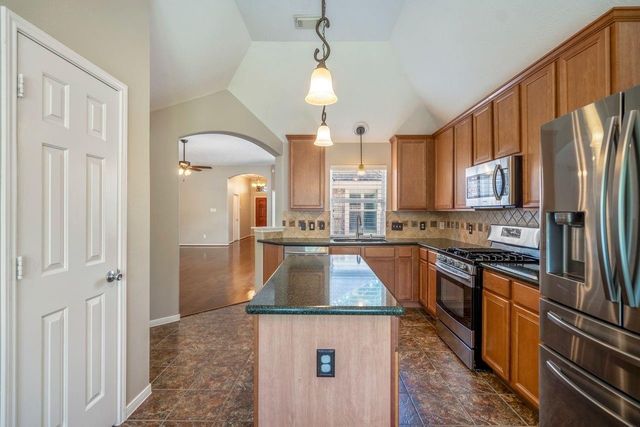 5210 Cottonwood Creek Lane, League City, TX 77573