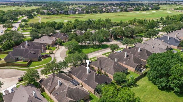 5210 Cottonwood Creek Lane, League City, TX 77573