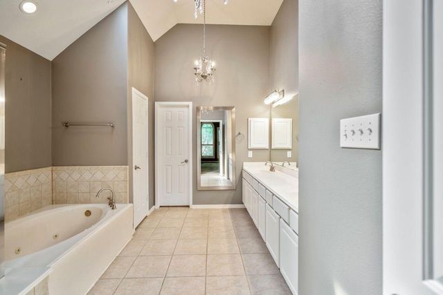 5210 Cottonwood Creek Lane, League City, TX 77573