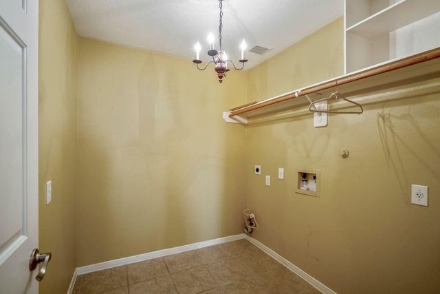5210 Cottonwood Creek Lane, League City, TX 77573