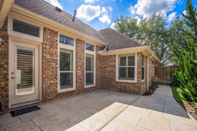5210 Cottonwood Creek Lane, League City, TX 77573