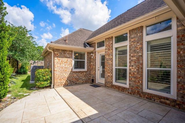 5210 Cottonwood Creek Lane, League City, TX 77573