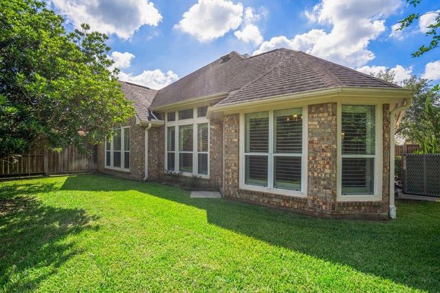 5210 Cottonwood Creek Lane, League City, TX 77573