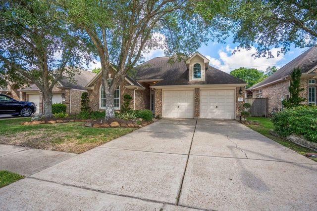 5210 Cottonwood Creek Lane, League City, TX 77573