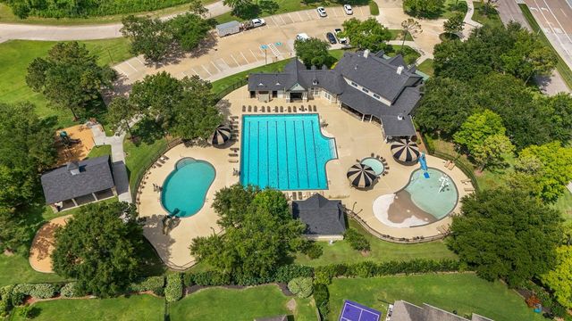 5210 Cottonwood Creek Lane, League City, TX 77573