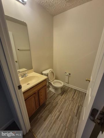 2102 RACQUET PL, Waldorf, MD 20601