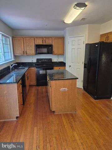 2102 RACQUET PL, Waldorf, MD 20601