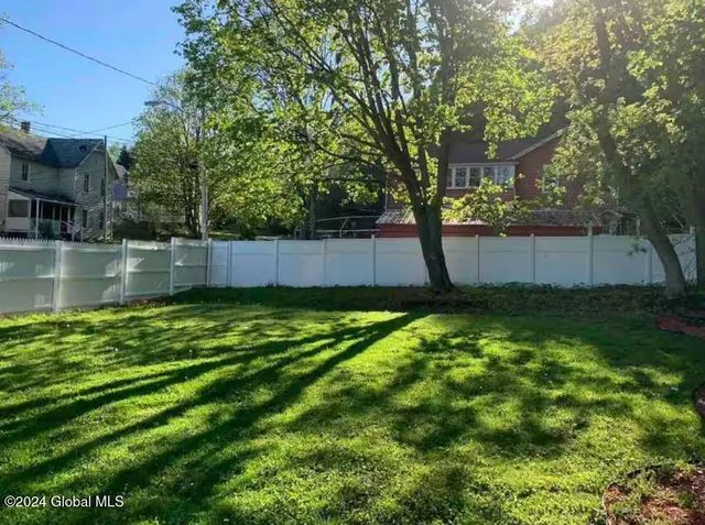 4 Lafayette Street, Gloversville, NY 12078